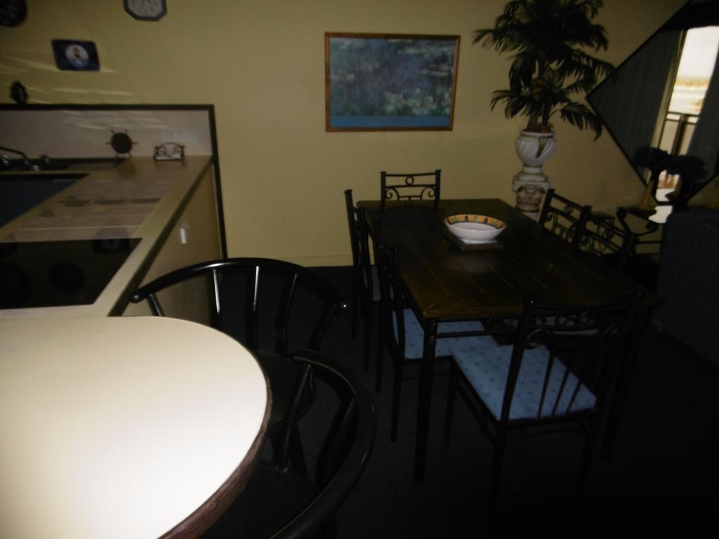 Trafalgar Towers Maroochydore Room photo
